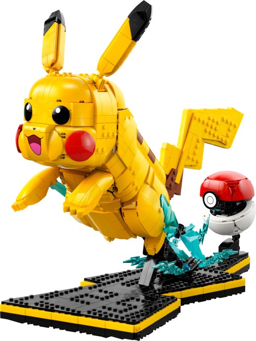 Pikachu Și Poké Ball